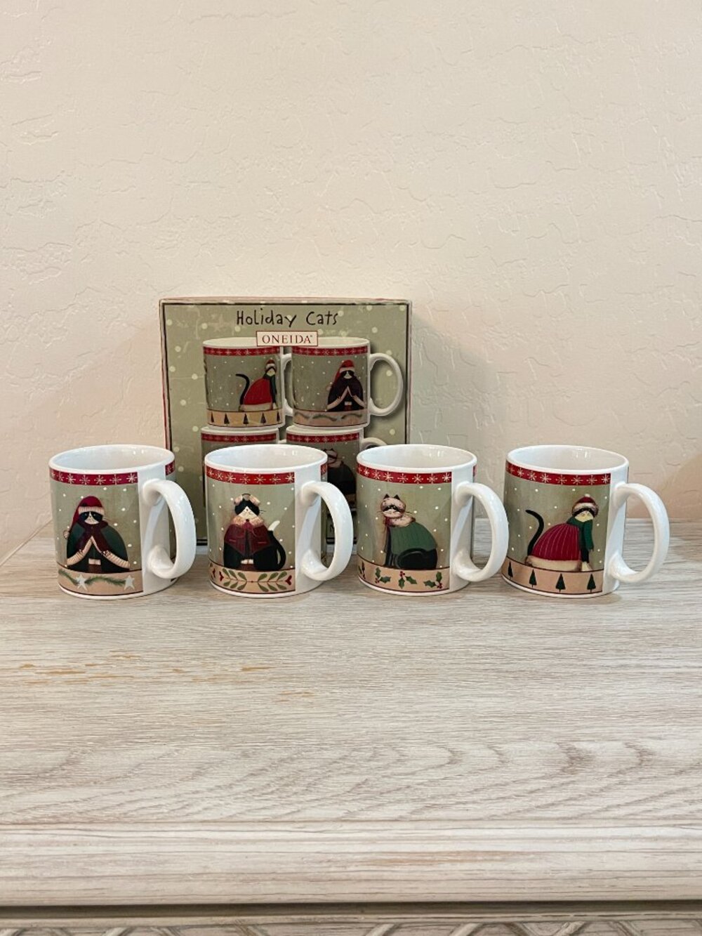 New Oneida Holiday Cats Mugs Cups Set of 4 Fiddlestix Stoneware Christmas Winter